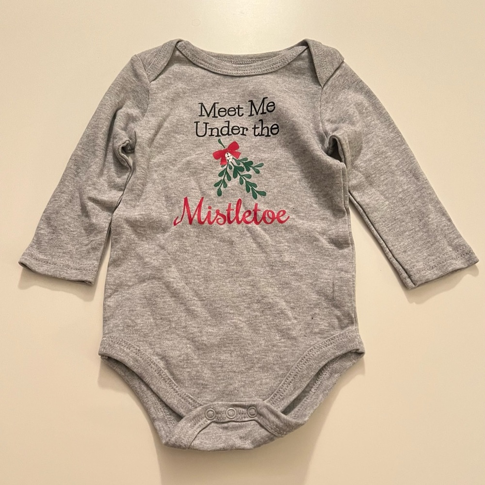 COPY - Size 3-6 M months Christmas onesie baby infant Meet me under the mistlet…